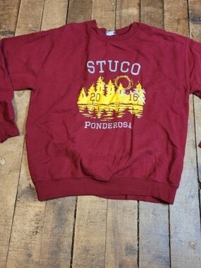 MV Sport Red STUCO Ponderosa Crewneck Sweatshirt Medium